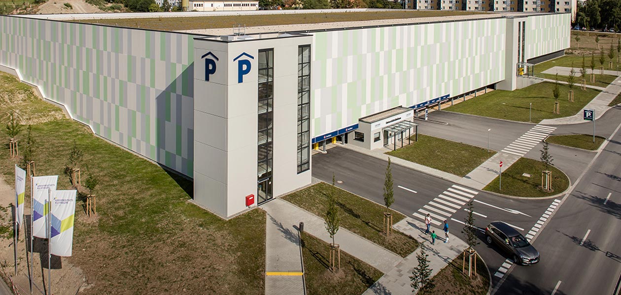 Parkhaus Universitätsklinikum Jena von schräg oben